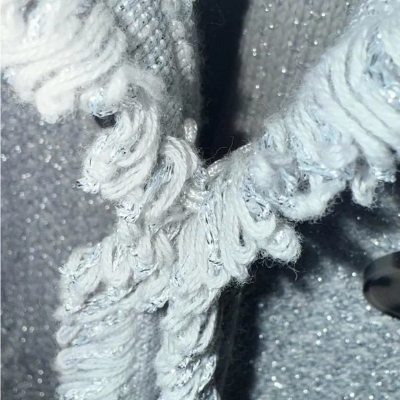 Sparkly Chico’s Metallic Silver Gray Tweed Sweater Blazer Frayed Edging Size 4 - Picture 6 of 9